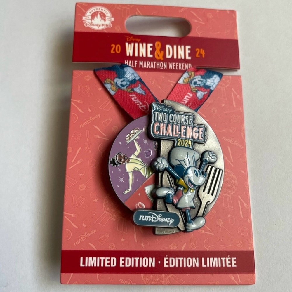 Disney Park Pin Trading Wine & Dine 2024 Marathon LR Mickey Spinner Medal Pin